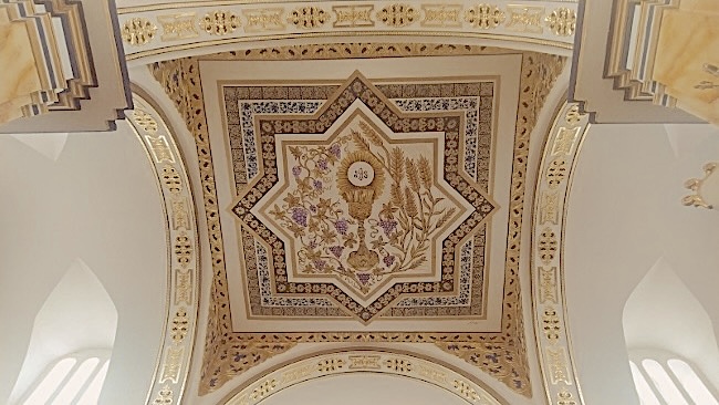 Con arte, luz y fe transforman el templo más emblemático del municipio, la iglesia Santa Lucía