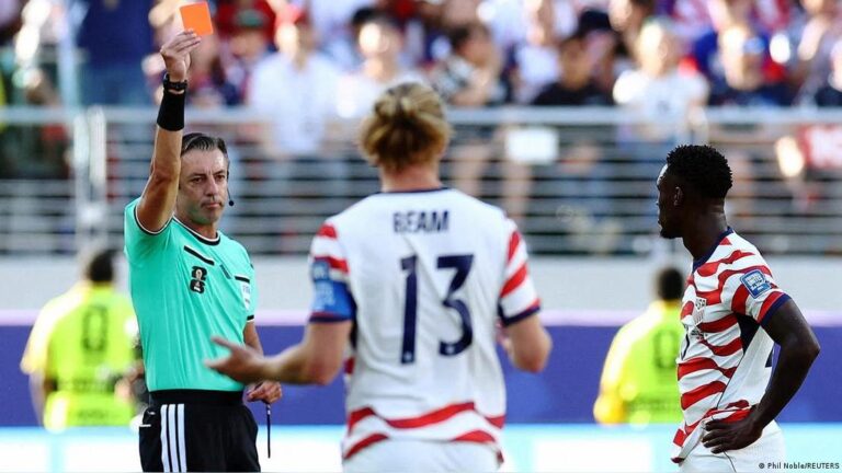 ¡La pelota si se mancha! Manipulación, negocios y geopolítica impacta el juego más popular del mundo